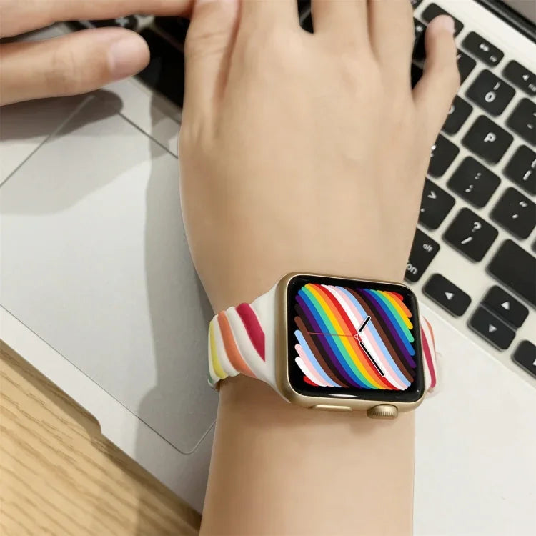 Two-color Twist Silicone Replacement Strap Watchband For Apple Watch Series, 7 41mm / 6 & SE & 5 & 4 40mm / 3 & 2 & 1 38mm, 7 45mm / 6 & SE & 5 & 4 44mm / 3 & 2 & 1 42mm
