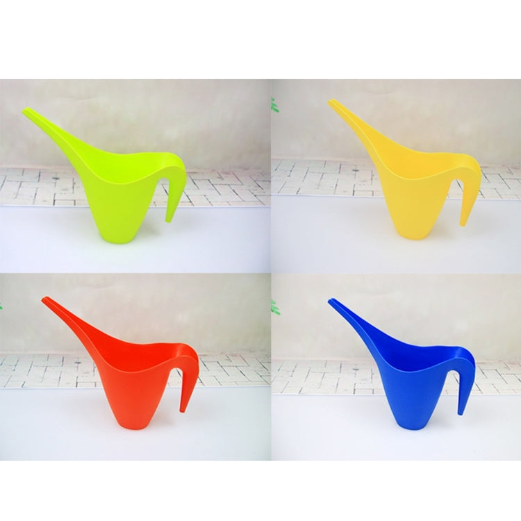 Long Mouth Watering Pot Plastic Sprinkler Pouring Pots,Capacity: 1.8L,Random Color Delivery, Capacity: 1.8L