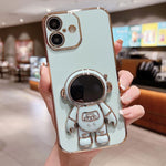 Electroplating Astronaut Holder Phone Case, For iPhone 17e / 16e, For iPhone 17 Pro Max, For iPhone 17 Pro, For iPhone 17, For iPhone Air, For iPhone 16 Pro Max, For iPhone 16 Pro, For iPhone 16 Plus