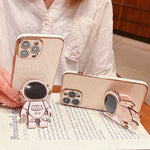Electroplating Astronaut Holder Phone Case, For iPhone 17e / 16e, For iPhone 17 Pro Max, For iPhone 17 Pro, For iPhone 17, For iPhone Air, For iPhone 16 Pro Max, For iPhone 16 Pro, For iPhone 16 Plus