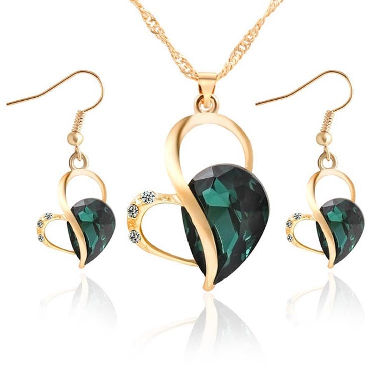 Cute Heart Shaped Crystal Stud Necklace Jewellery Set